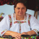 Meșterul popular Valeria Okoș din comuna Lăpuș confecționează cu multă pricepere articole tradiționale deosebite