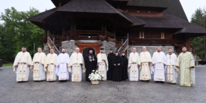 Slujire arhierească la Mănăstirea Săpânța–Noul Peri