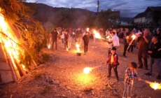 „Feterele”: Tradiție, muzică și bucurie de Sânziene în Vișeu de Jos