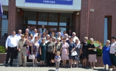 Momente emoționante la Fărcașa: A avut loc întâlnirea la 49 de ani de la terminarea clasei a VIII-a