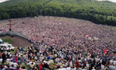 De la Șumuleu Ciuc la Mecca, milioane de pași în numele speranței
