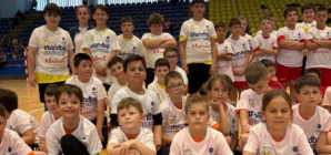 Peste 300 de copii au participat la Festivalul handbalului juvenil din Baia Mare